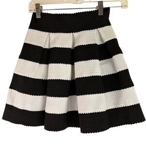 Ginger G Black & White Pleated Scuba Rubber Skirt Size Small